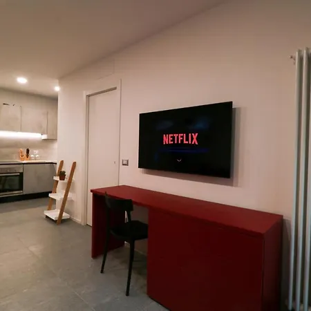 Hosting Studio - 1 Apartment Sondrio